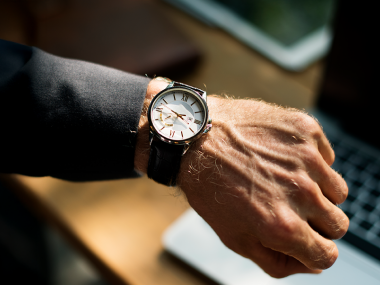 Превью публикации Ориентирование с Мартой Любимовой: зачем незрячему человеку изучать циферблат